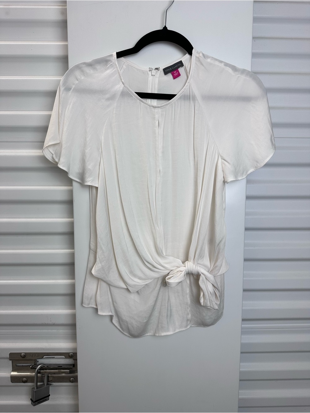 Vince Camuto Cream Tie-Front Flutter Sleeve Blouse